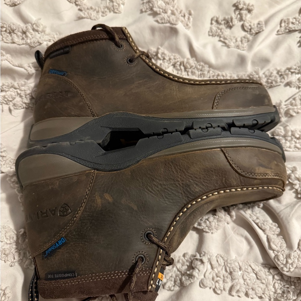 Ariat Men's Rich Brown Chukka Boots